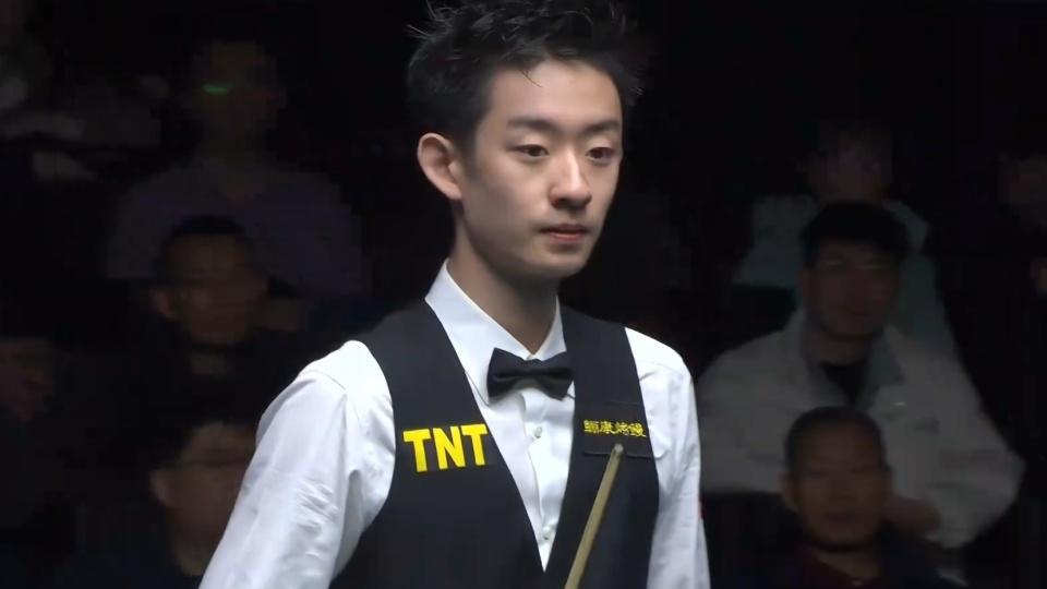  中国小将吴宜泽憾负奥沙利文；世界公开赛半决赛激烈对决，经验决定胜负。 体育新闻