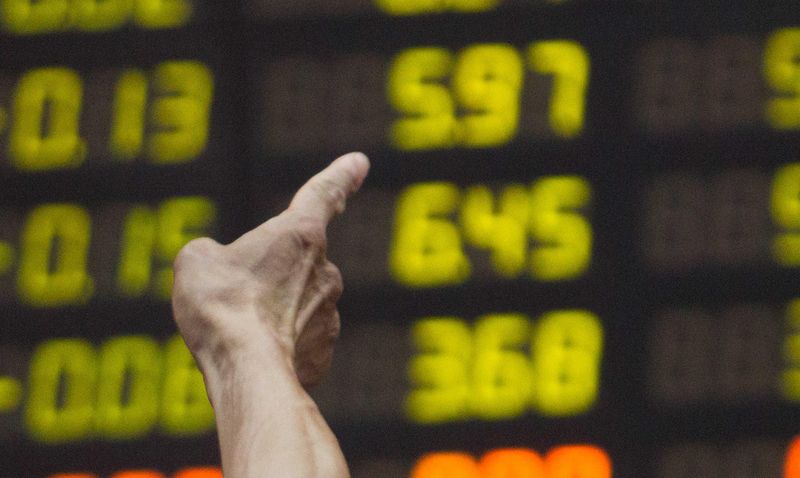  【深海潜流】为何千亿资金在指数阴跌时悄然布局？揭秘A股底部的资金博弈战 股票财经 【深海潜流】为何千亿资金在指数阴跌时悄然布局？揭秘A股底部的资金博弈战 股票财经